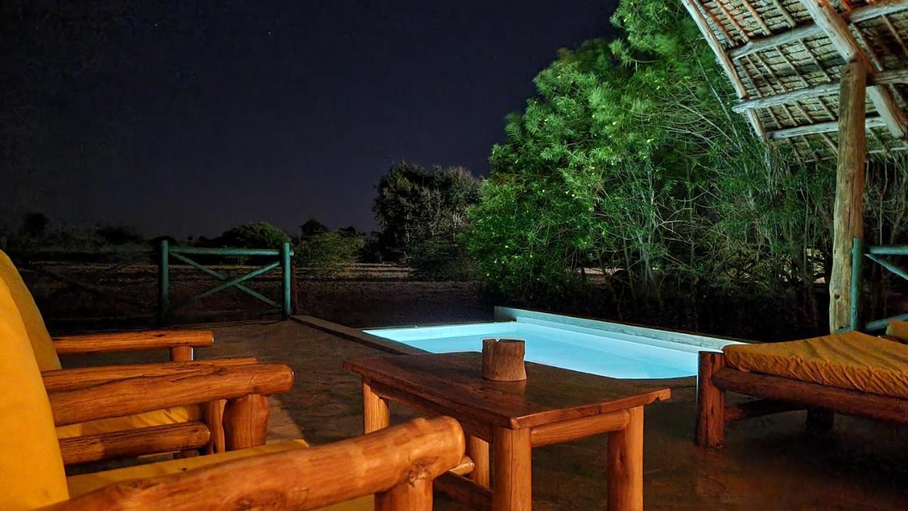 Manyatta Camp Hotel Voi Exterior photo