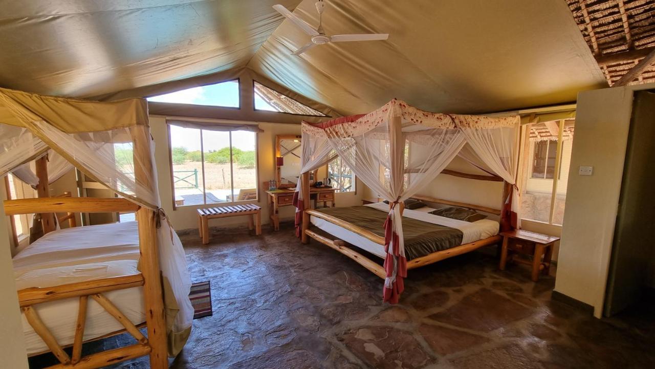 Manyatta Camp Hotel Voi Exterior photo