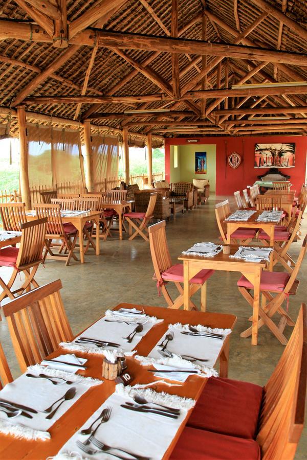 Manyatta Camp Hotel Voi Exterior photo